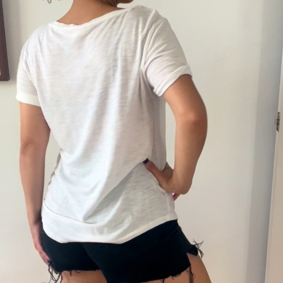 H&M White Tee - Picture 2 of 3